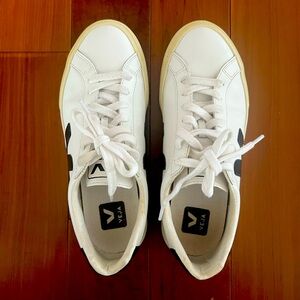 Veja Esplar Sneaker / White+Black / Size 6